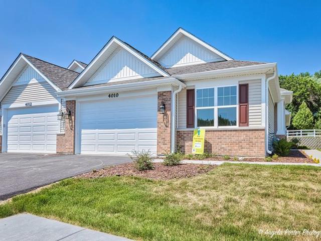 Townhouse for sale in Mchenry, Illinois