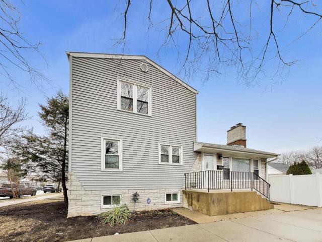 House for sale in Chicago Park, Illinois