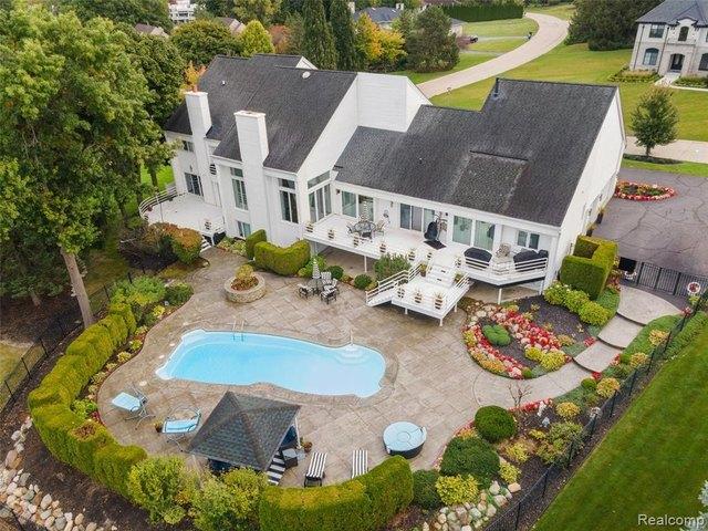 House for sale in Bloomfield Hills, Michigan