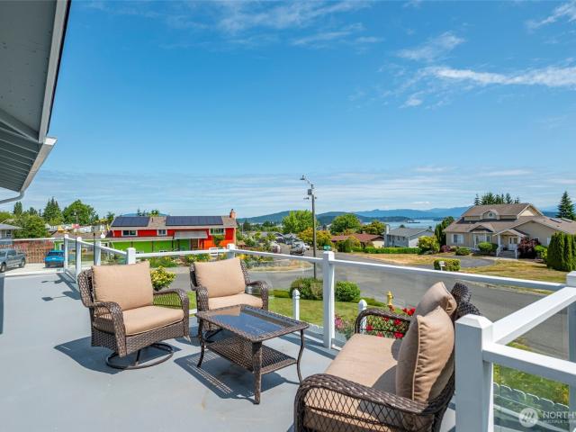 House for sale in Anacortes