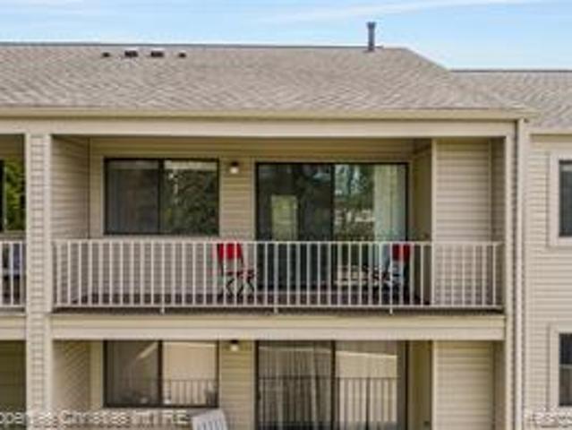 Condo for sale in West Bloomfield, Michigan