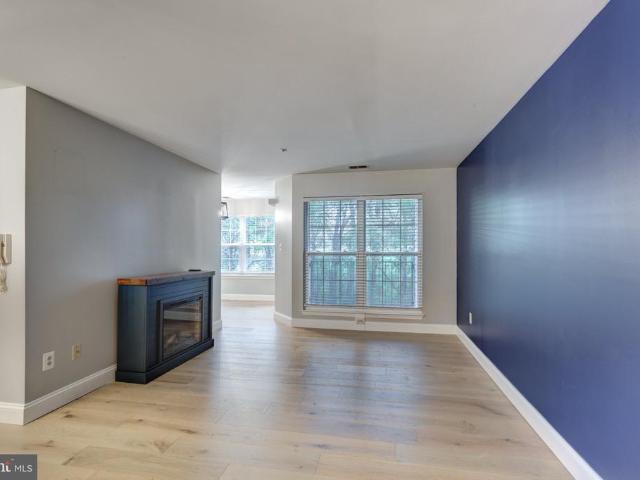 Condo for sale in Small Crossings, Hampstead