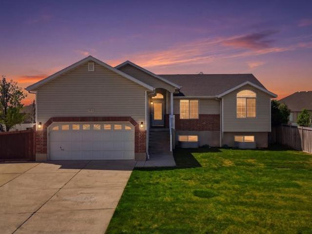 House for sale in Syracuse, Utah