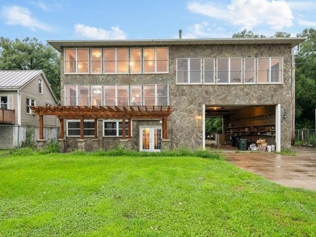 House for sale in Davenport, Iowa