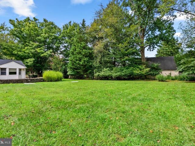 House for sale in Williamsburg Village, Olney