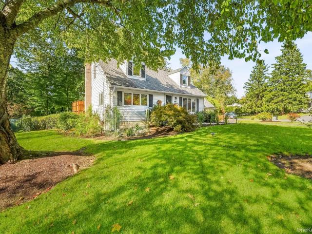 House for sale in Nauraushaun, Blauvelt