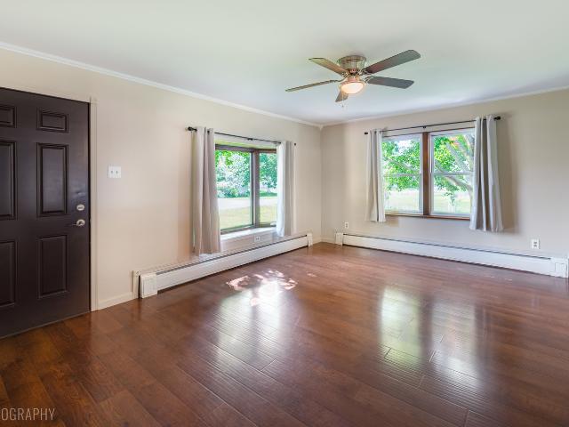 House for sale in Mchenry, Illinois