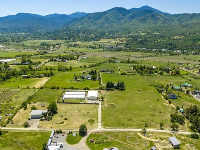 Farm for sale in Ashland, Jackson County