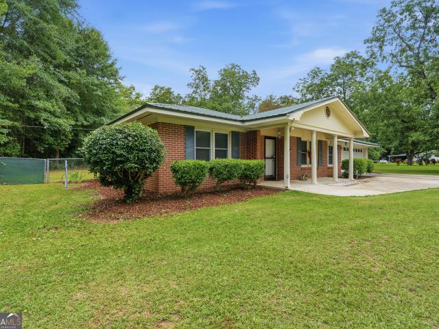 House for sale in Jeffersonville, Georgia