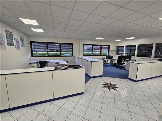 Büro kaufen in Cossonay-Ville, Waadt