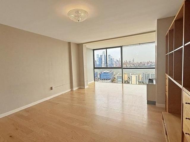 Condo for sale in Hudson, New Jersey