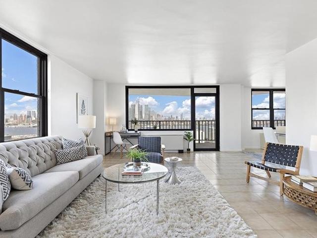 Condo for sale in Hudson, New Jersey