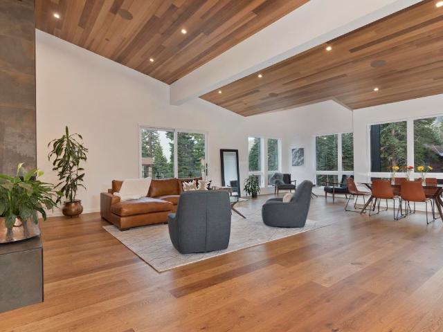House for sale in Mammoth Lakes, California
