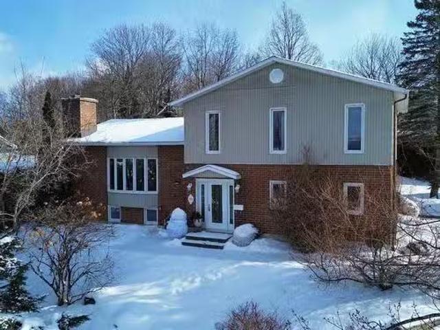 House for sale in Magog