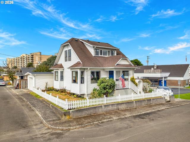 House for sale in Seaside, Clatsop County