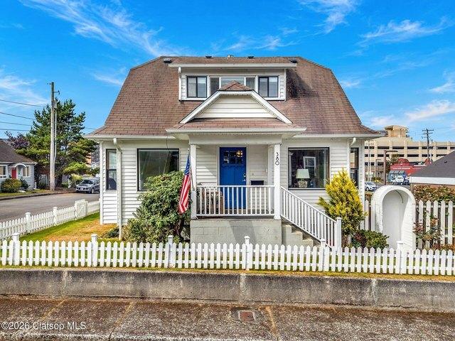 House for sale in Seaside, Clatsop County