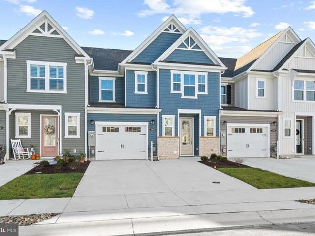Townhouse for sale in Delaware