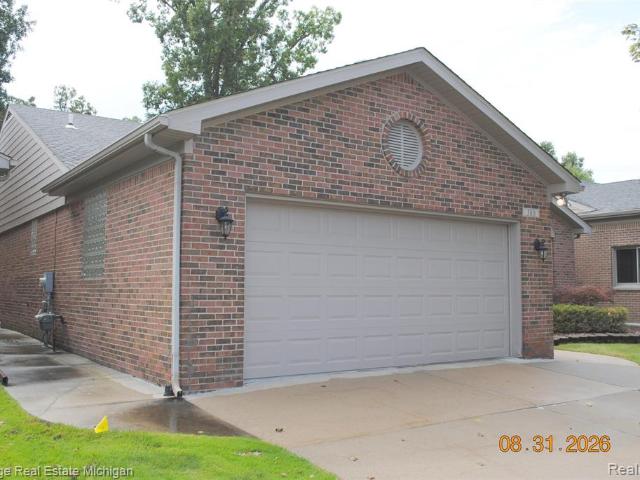 Condo for sale in South Lyon, Michigan