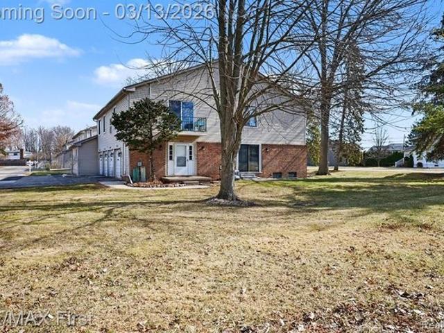Condo for sale in Harrison Township, Michigan
