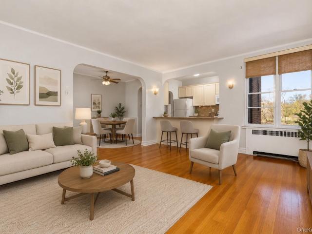 Property for sale in The Bronx, Arverne