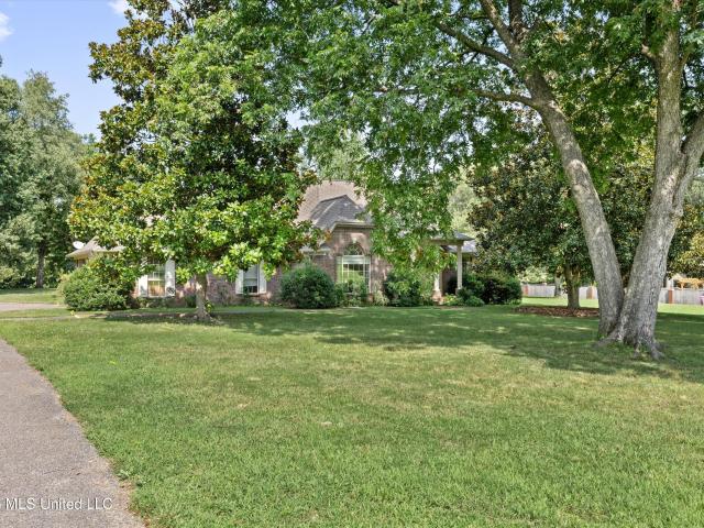 House for sale in Nesbit, Mississippi