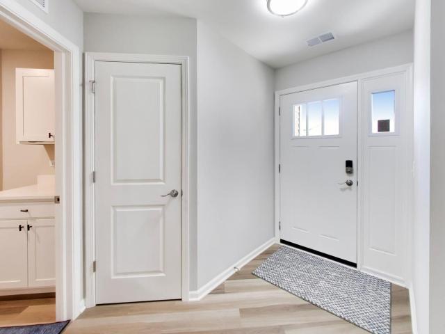 Townhouse for sale in Mchenry, Illinois