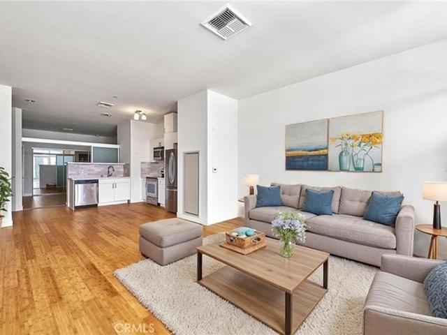 Condo for sale in Canoga Park, California