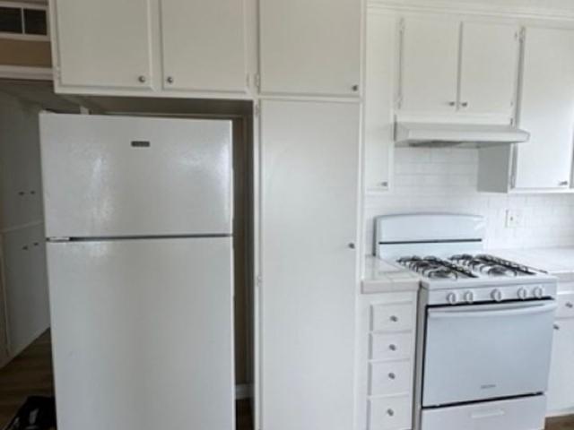 Apartment for rent in Canoga Park, California