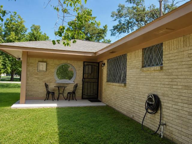 House for sale in Damon, Texas