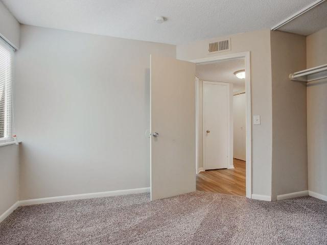 Apartment for rent in Grandview Park Manor, Grandview