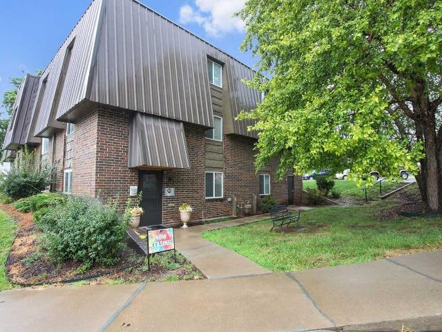 Apartment for rent in Grandview Park Manor, Grandview