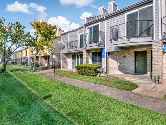 Condo for sale in Missouri City, Texas