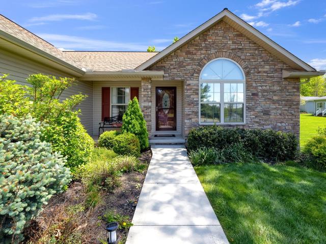 House for sale in Howard, Ohio