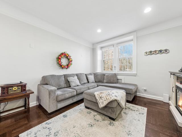 Property for sale in The Bronx, Arverne