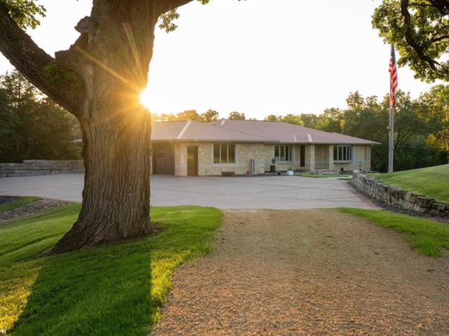 House for sale in La Motte, Iowa
