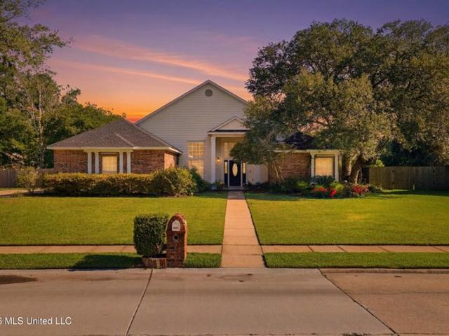 House for sale in Ocean Springs, Mississippi