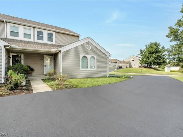 Condo for sale in Canfield, Mahoning County