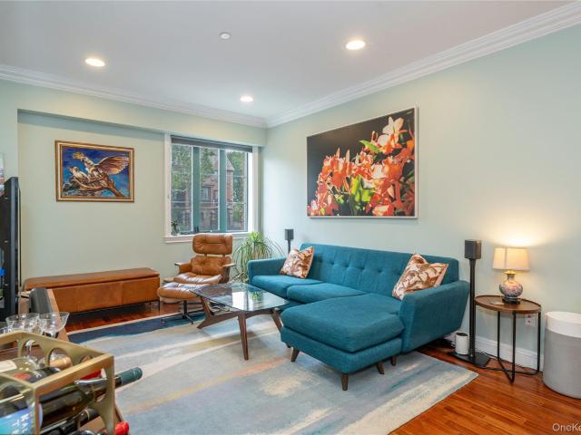 Condo for sale in The Bronx, Arverne