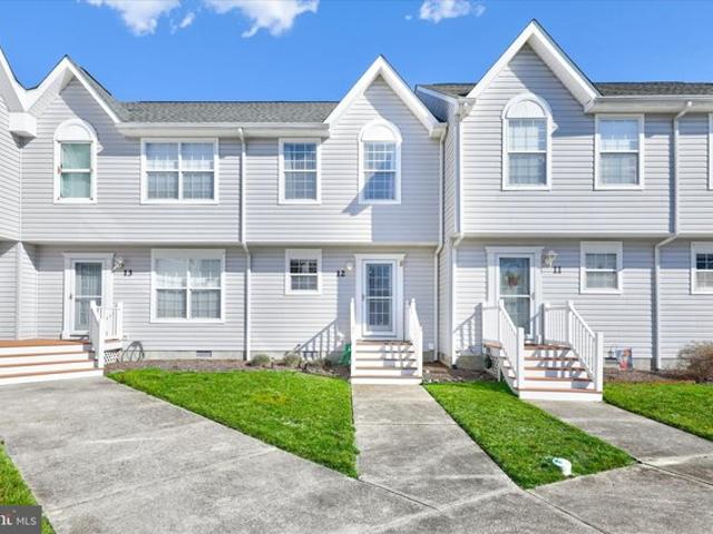 Townhouse for sale in Delaware