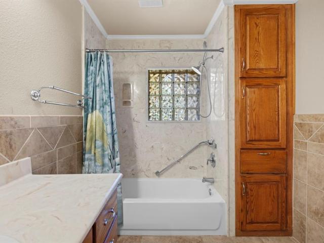 House for sale in Temple Bar Marina, Texas