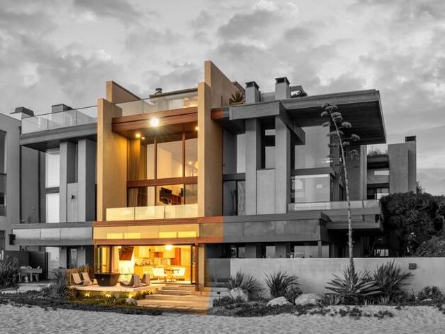 Condo for sale in Canoga Park, California