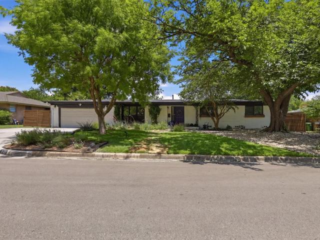 House for sale in Benbrook, Texas