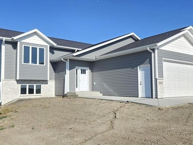House for sale in Bismarck, Burleigh County