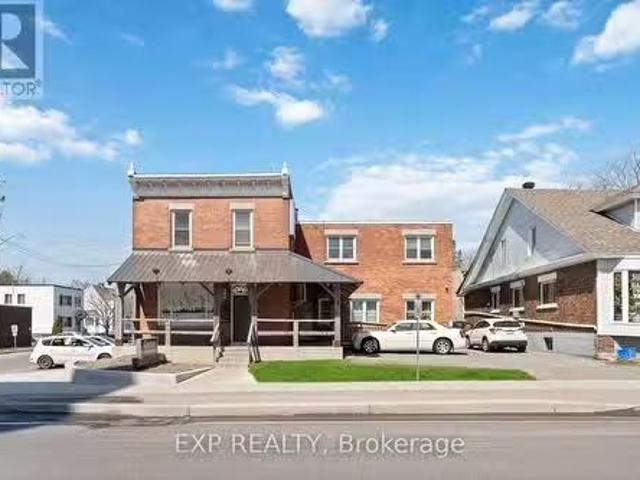 House for sale in Vanier
