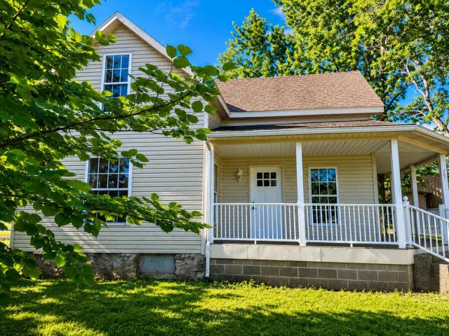 House for sale in Stotts City, Missouri