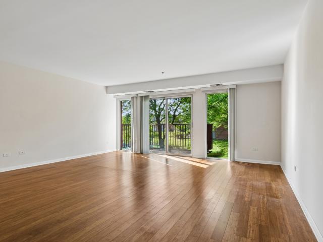 Condo for sale in Deerfield, Lake County