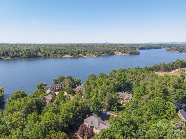 House for sale in Hiddenite, North Carolina