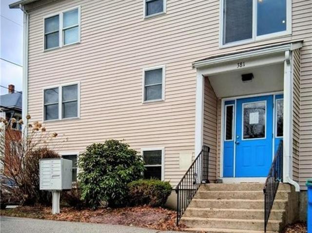 Condo for sale in Lincoln, Rhode Island
