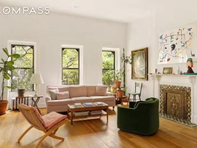 House for rent in Ridgewood House for rent in Ridgewood
