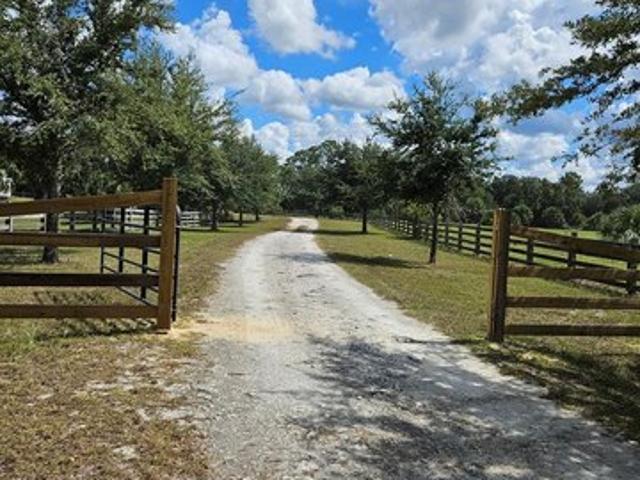 House for sale in Horseshoe Beach, Florida